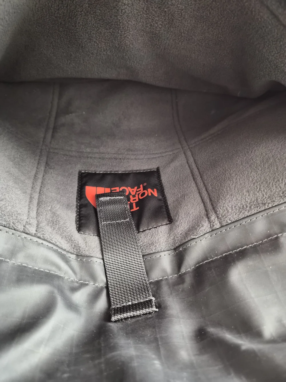 The North Face Voyager Base Camp Messenger Bag In Asphalt Gray/Vibrant Orange